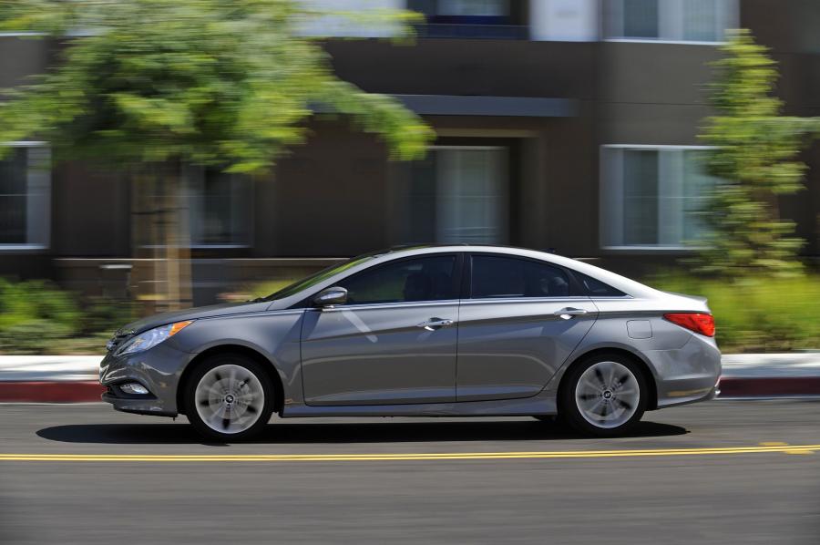  Hyundai Sonata 2014 года  (фото 9 из 19)